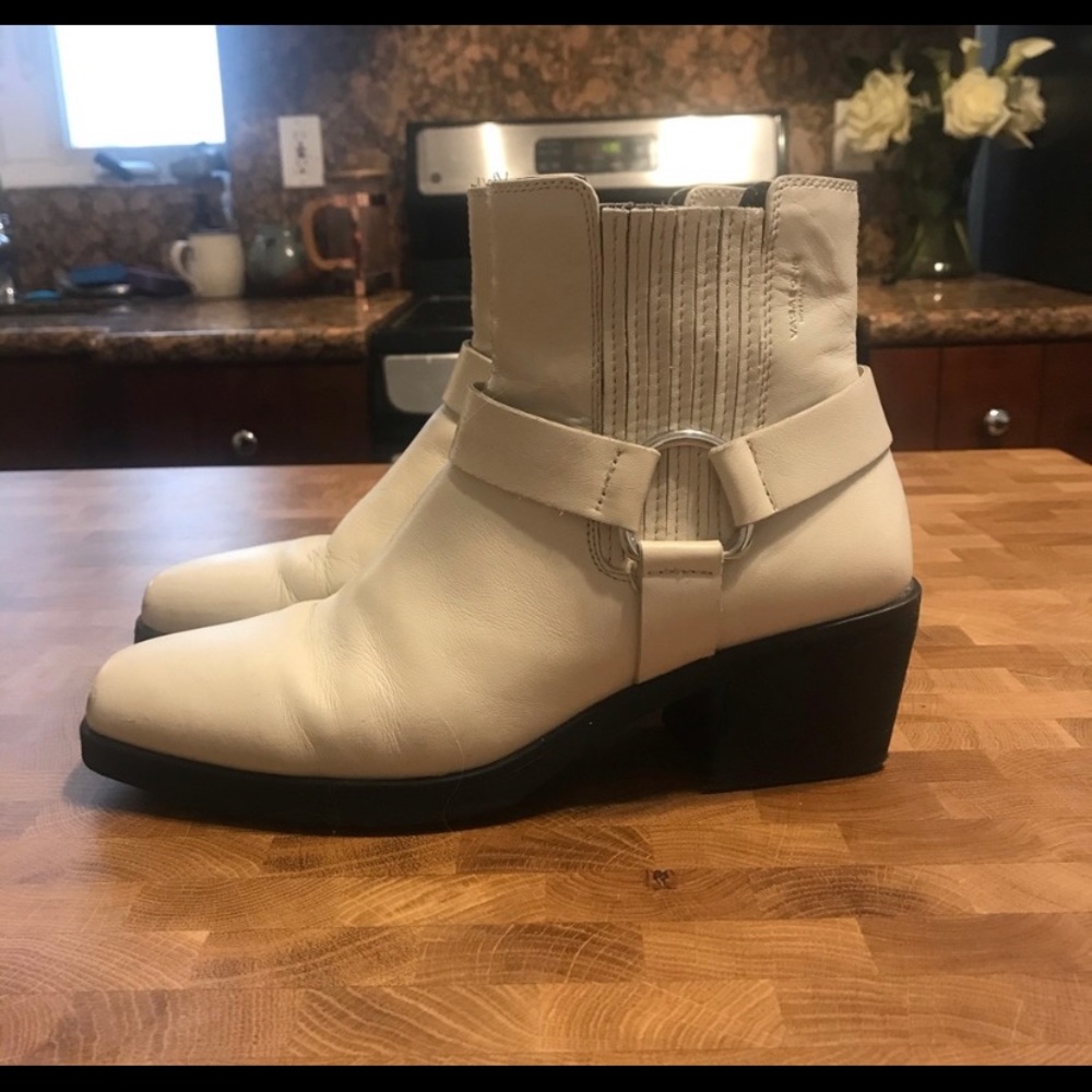 Vagabond white ankle boots
